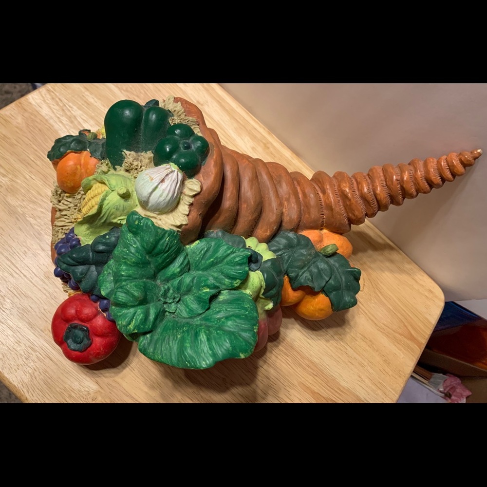 Festive Fall/Thanksgiving Cornucopia 🌽🥕 - Picture 4 of 8